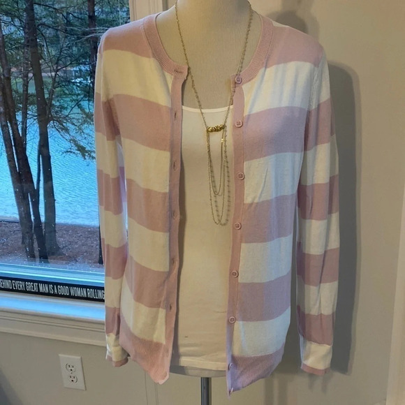 GAP LS Cardigan Sweater, Like New - Picture 1 of 7